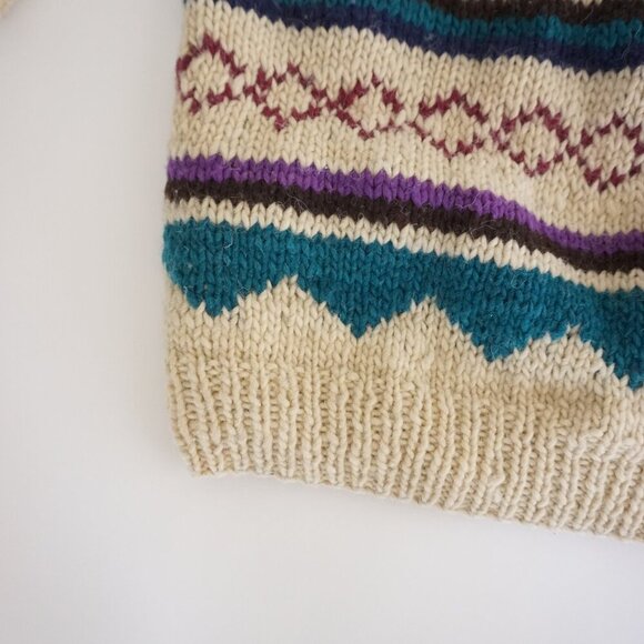 Cozy Multicolor Knit Sweater - Picture 7 of 13